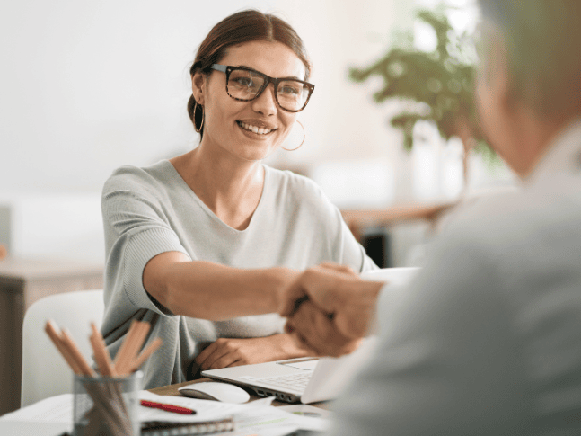 Externe Recruiter:innen: Zeit und Geld sparen – Wachstum fördern